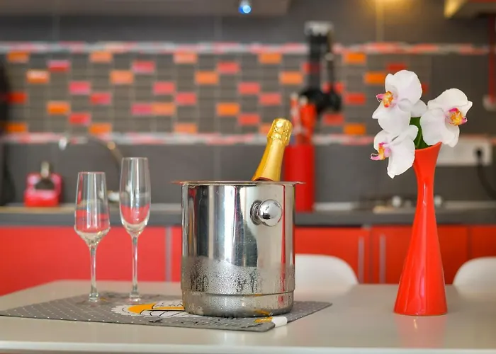 Bluebenalmadena 200Meters From The Beach With Jacuzzi And Rooftop Terrace (Adults Only)